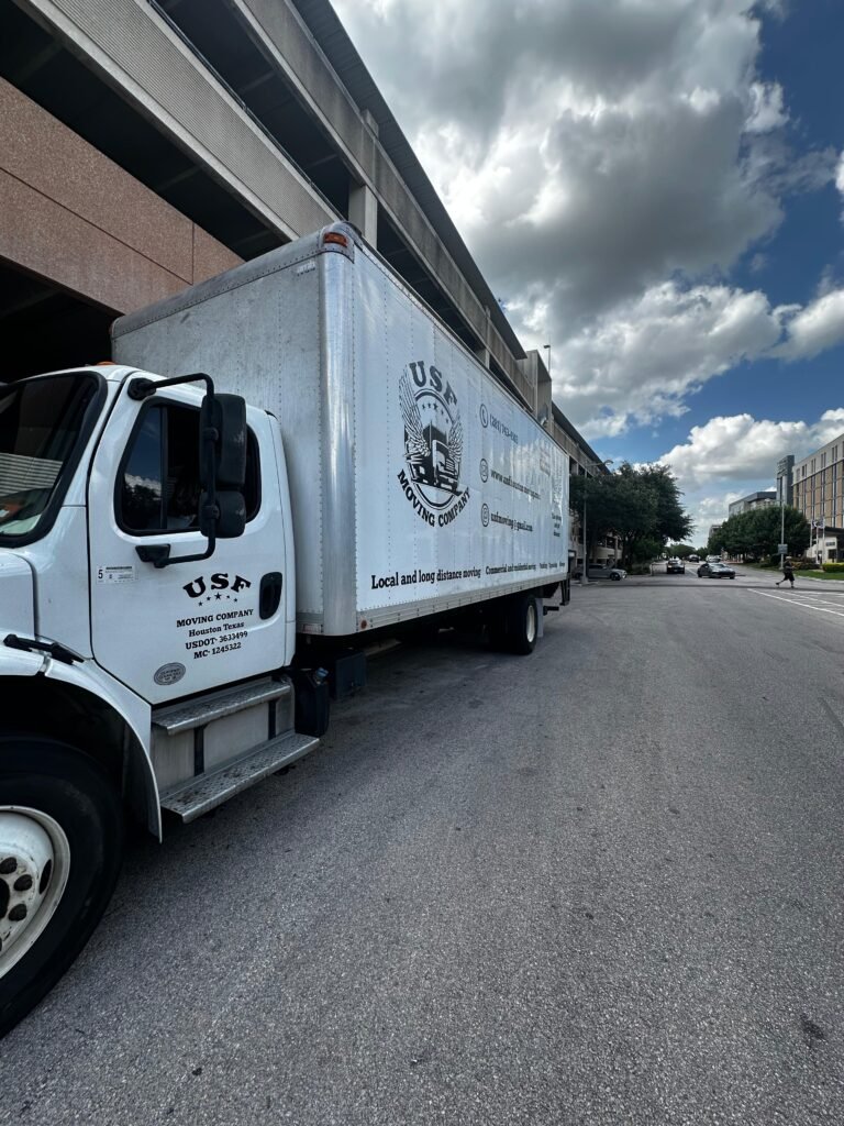 Professional long-distance furniture moving services in Houston